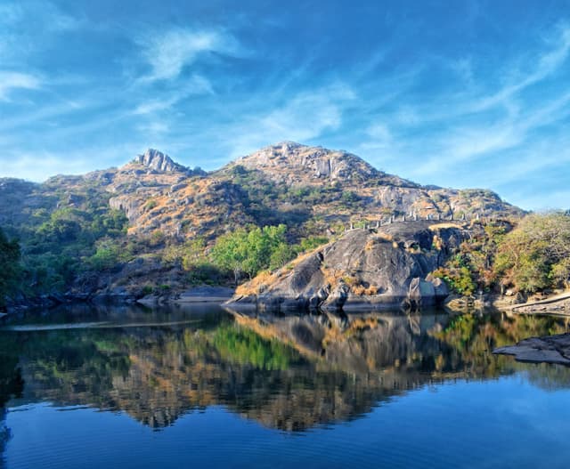 Book taxi from Rajkot to Mount-abu