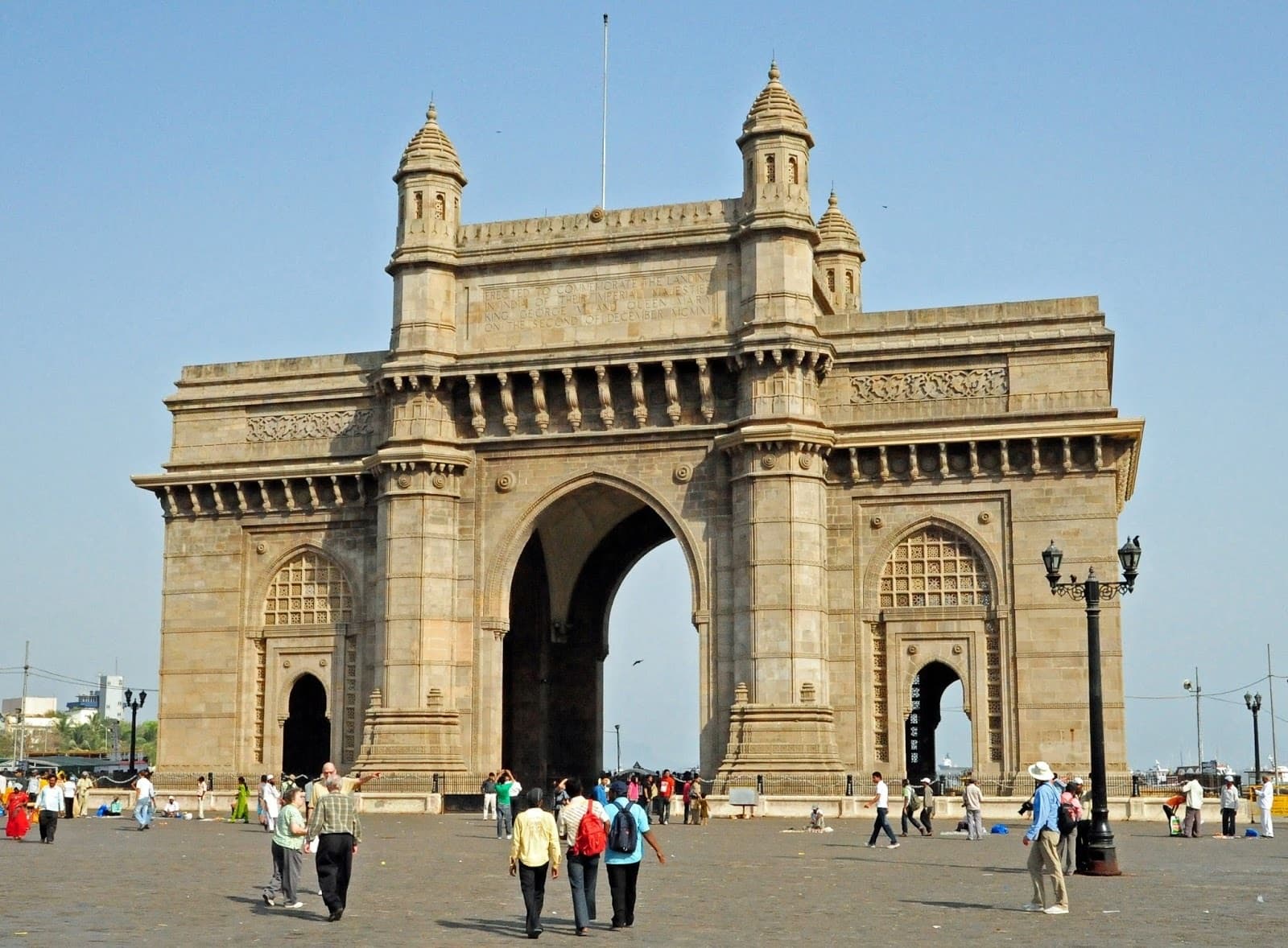 Book taxi from Rajkot to Mumbai